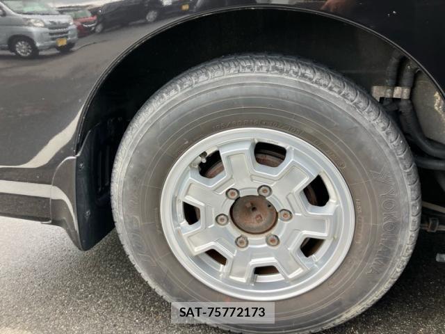 Nissan Caravan 2017-09 7615396-7