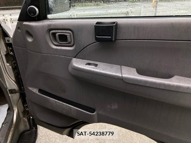 Nissan Caravan 2002-08 7721744-16