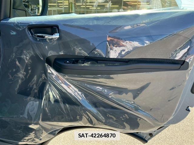 Nissan Caravan 2025-11 7721734-22
