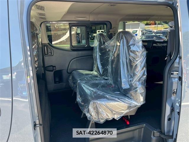 Nissan Caravan 2025-11 7721734-3