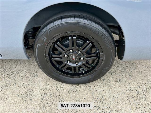 Nissan Caravan 2025-10 7721733-12