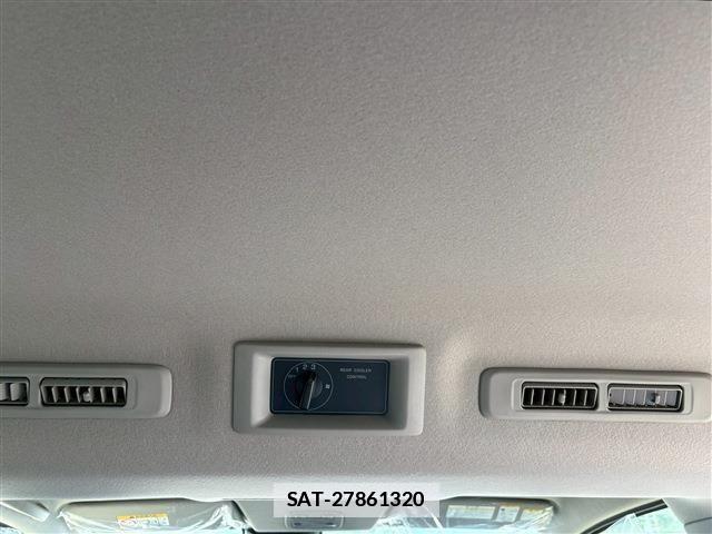 Nissan Caravan 2025-10 7721733-27