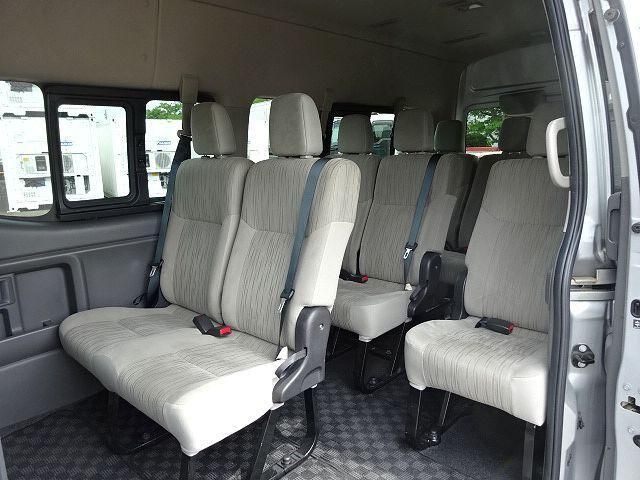 Nissan Caravan 2017-09 7864643-12