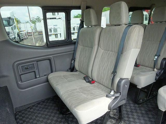 Nissan Caravan 2017-09 7864643-13