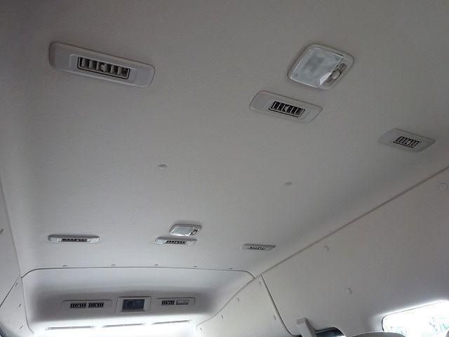 Nissan Caravan 2017-09 7864643-17