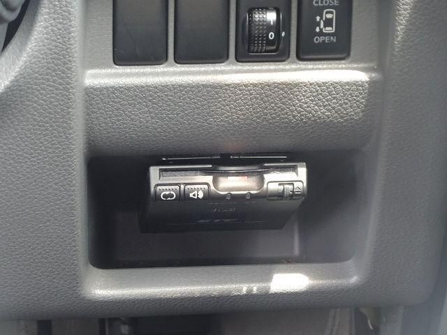 Nissan Caravan 2017-09 7864643-25