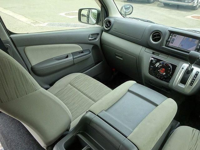 Nissan Caravan 2017-09 7864643-27