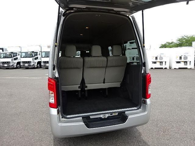 Nissan Caravan 2017-09 7864643-29