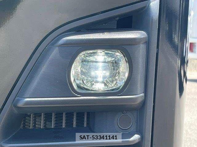 Nissan Caravan 2021-12 7875661-18