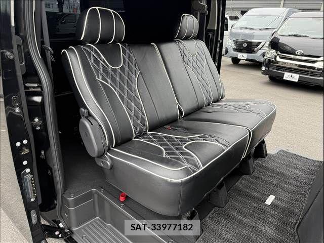 Nissan Caravan 2022-06 7875660-9