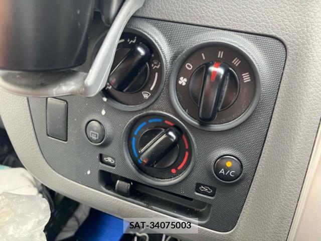 Nissan Caravan 2021-02 7875664-18