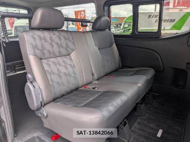 Nissan Caravan 2022-02 7875663-9