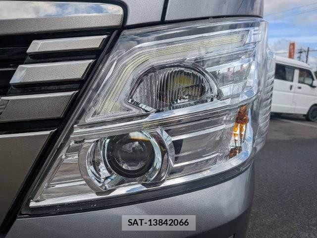 Nissan Caravan 2022-02 7875663-22