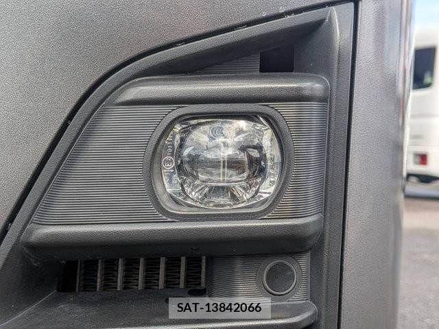 Nissan Caravan 2022-02 7875663-24