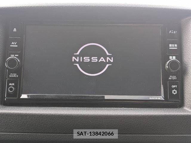 Nissan Caravan 2022-02 7875663-3
