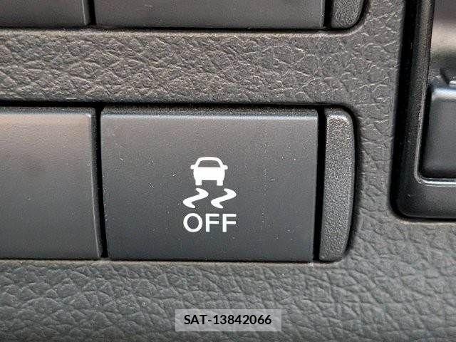 Nissan Caravan 2022-02 7875663-7