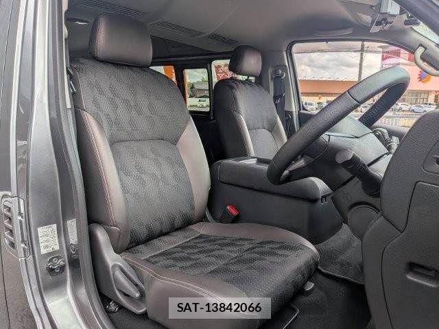 Nissan Caravan 2022-02 7875663-8