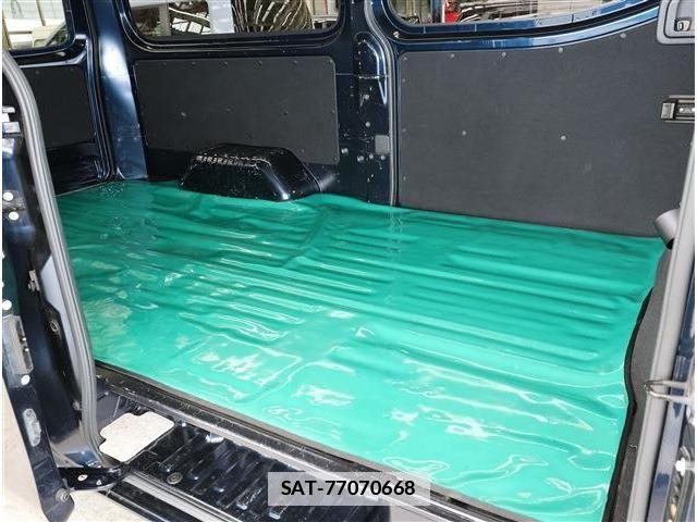 Nissan Caravan 2022-05 7902387-26