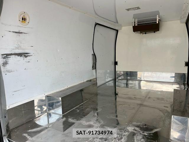 Nissan Caravan 2020-05 7960895-14