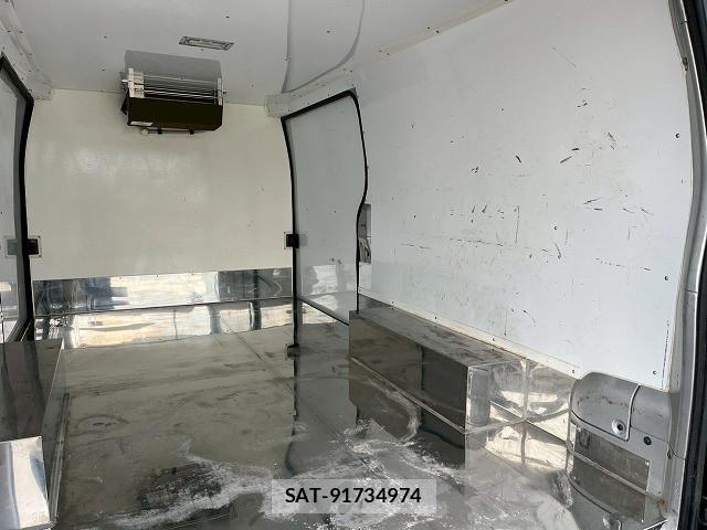Nissan Caravan 2020-05 7960895-15