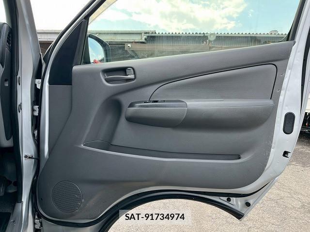 Nissan Caravan 2020-05 7960895-20