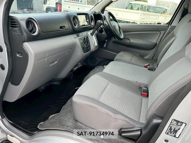 Nissan Caravan 2020-05 7960895-25