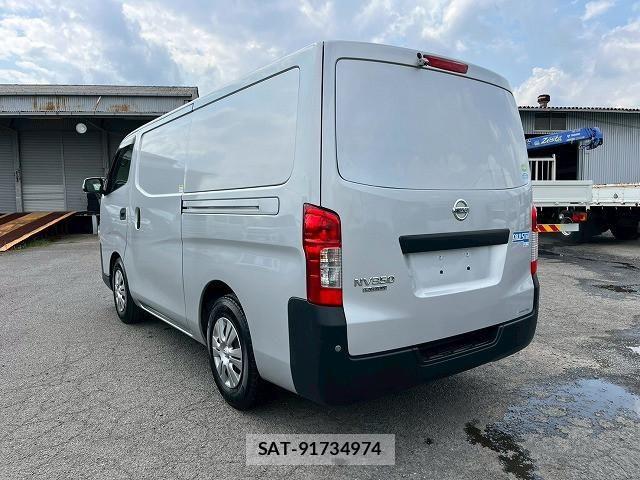 Nissan Caravan 2020-05 7960895-7