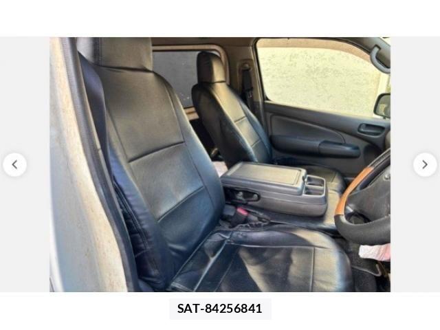 Nissan Caravan 2015-03 7978753-3