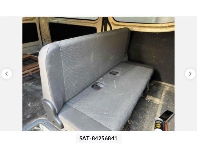Nissan Caravan 2015-03 7978753-4