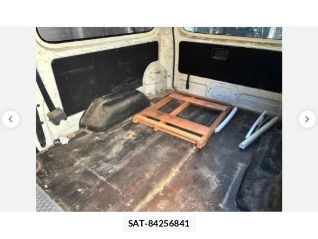 Nissan Caravan 2015-03 7978753-5