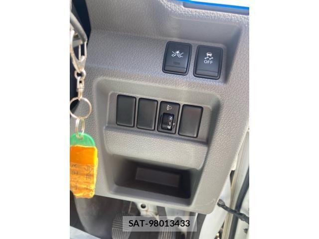 Nissan Caravan 2017-02 8034738-16