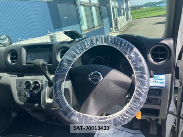 Nissan Caravan 2017-02 8034738-17