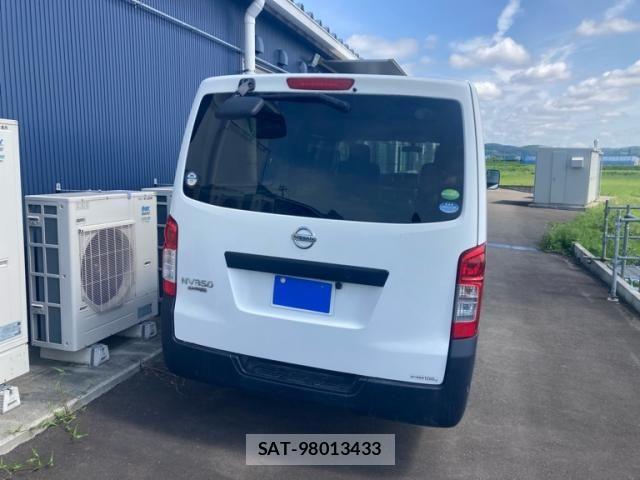 Nissan Caravan 2017-02 8034738-6