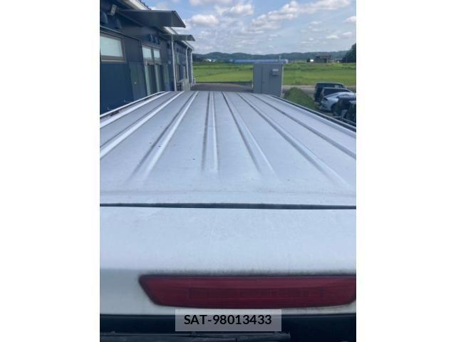 Nissan Caravan 2017-02 8034738-8