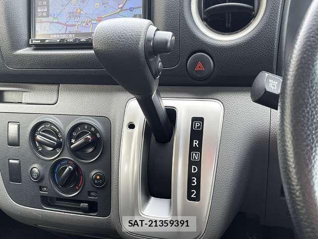 Nissan Caravan 2018-06 8034737-5