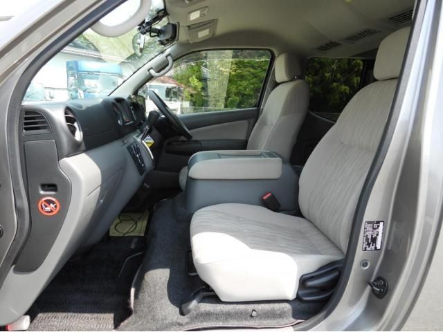 Nissan Caravan 2014-03 8060559-15