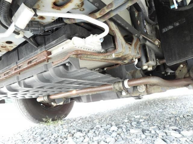 Nissan Caravan 2014-03 8060559-24