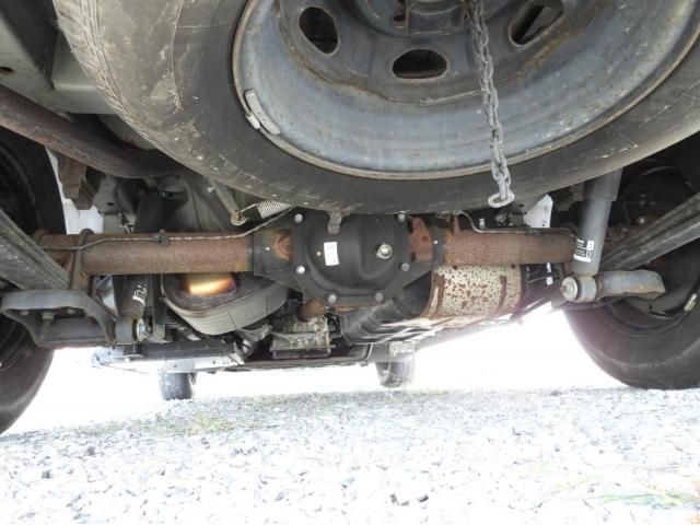 Nissan Caravan 2014-03 8060559-25