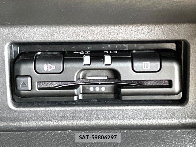 Nissan Caravan 2025-06 8073177-5