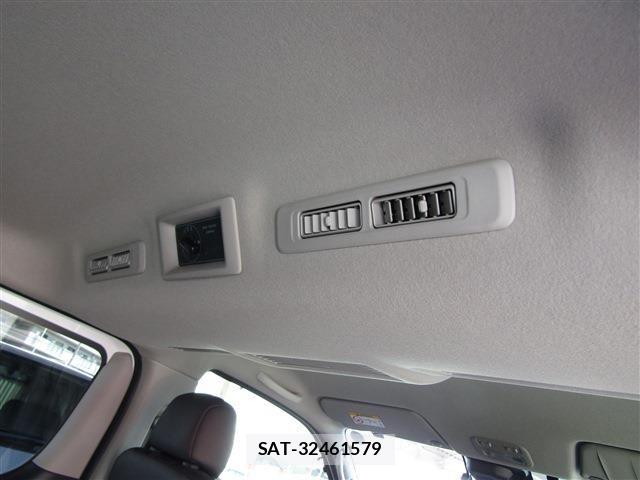 Nissan Caravan 2023-09 8098403-17