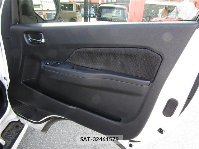 Nissan Caravan 2023-09 8098403-18