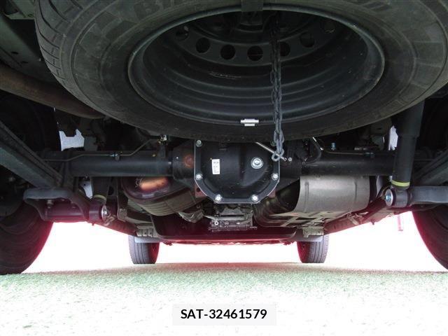 Nissan Caravan 2023-09 8098403-21