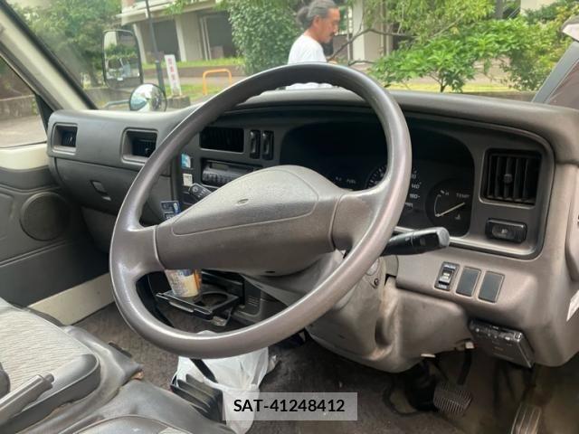 Nissan Caravan 1999-07 8098402-9