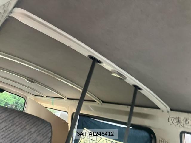 Nissan Caravan 1999-07 8098402-11