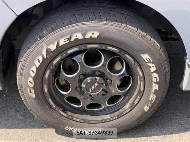 Nissan Caravan 2022-05 8129312-13