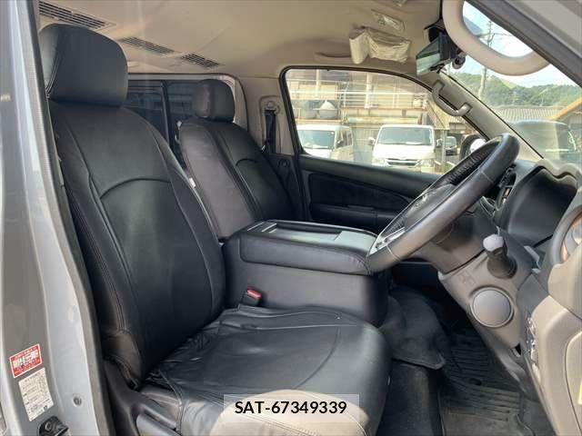 Nissan Caravan 2022-05 8129312-7