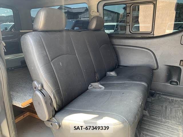 Nissan Caravan 2022-05 8129312-8