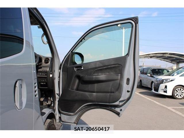 Nissan Caravan 2025-05 8145558-24
