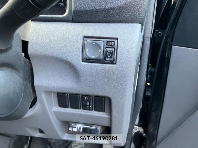 Nissan Caravan 2015-08 8206746-14