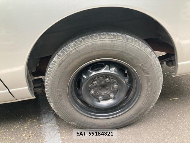 Nissan Caravan 2010-04 8229205-9
